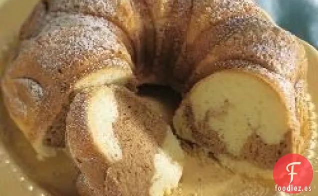 Pastel de café con remolinos de canela