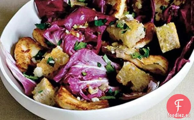 Ensalada De Achicoria y Halloumi Con Aderezo De Anchoa De Limón