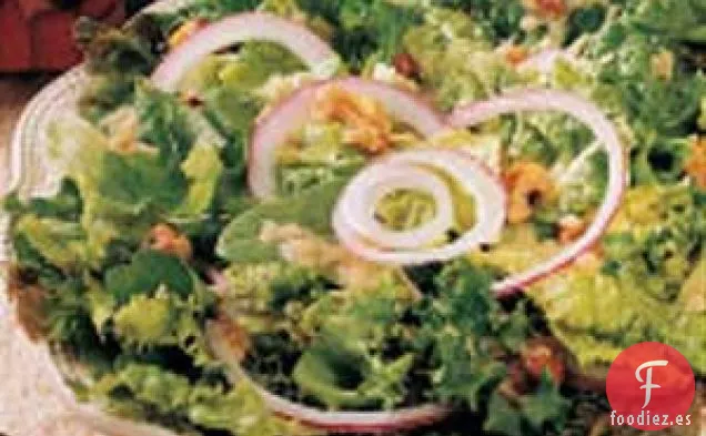 Ensalada verde con aderezo de cebolla