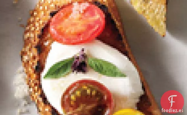 Crostini de Tomate, Mozzarella y Albahaca Tailandesa
