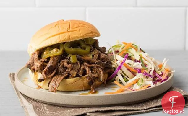 Sándwiches de pechuga de res desmenuzada al estilo sudoeste