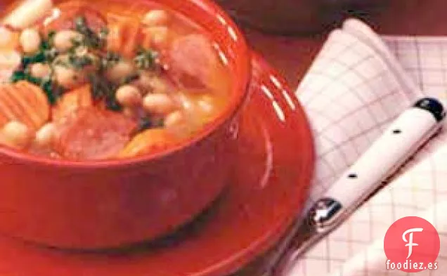 Sopa de frijoles Kielbasa favorita