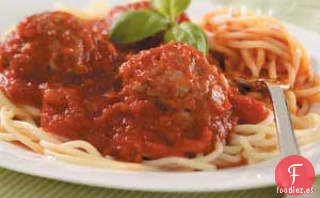 Espaguetis con albóndigas italianas