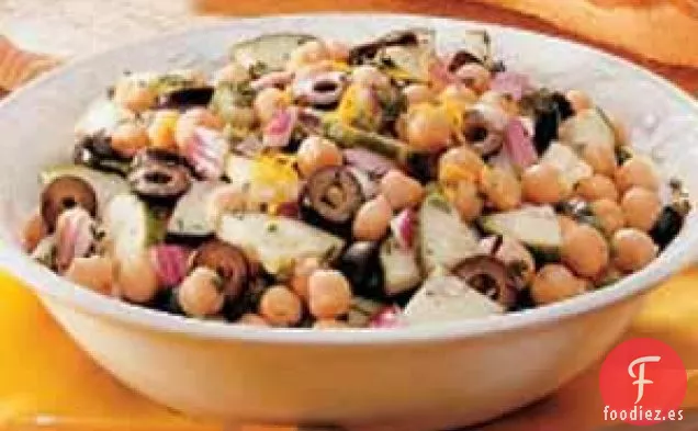 Ensalada de garbanzos y pepinos