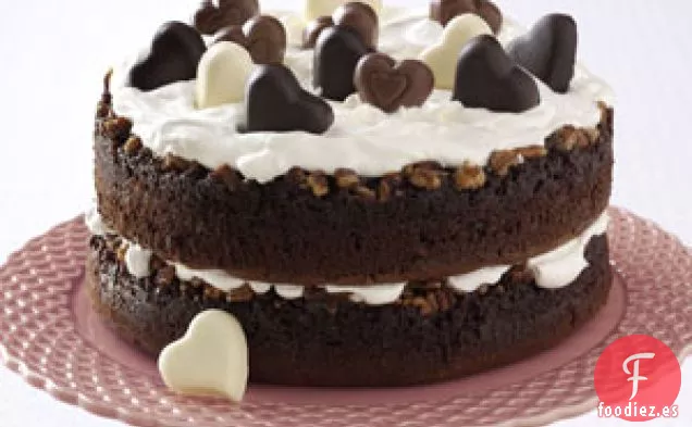 Pastel de capas de chocolate y praliné