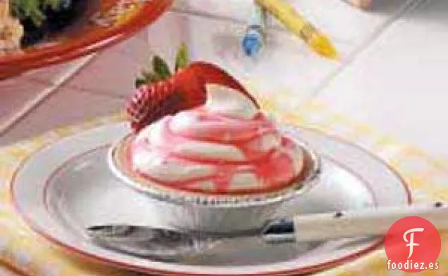 Tartas de mousse de fresa con remolino