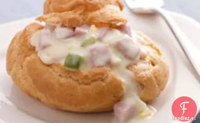 Bocadillos de crema con jamón y huevo