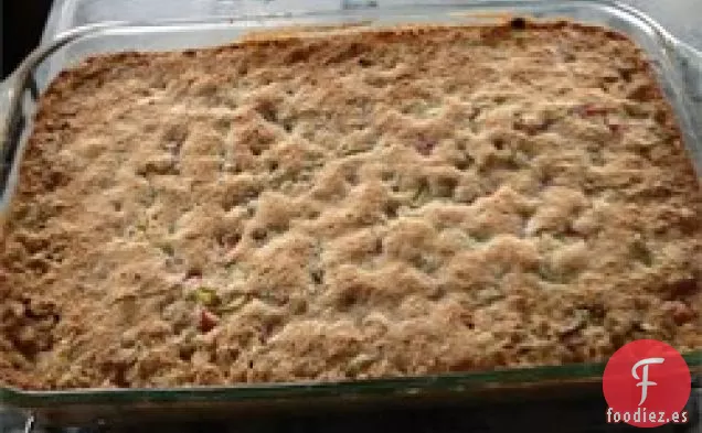 Postre de ruibarbo de la abuela Bev (crujiente de ruibarbo)