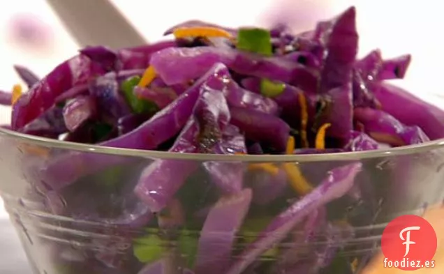 Ensalada de col crujiente a la parrilla