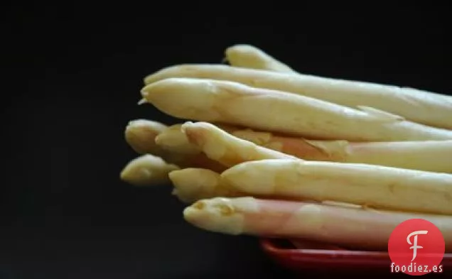 Sopa Cremosa De Espárragos Y Puerros