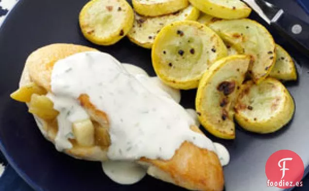 Pollo Rellenos con Salsa Cremosa de Cilantro y Lima