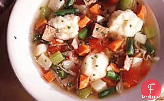 Sopa de verduras con albóndigas