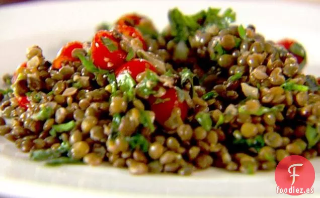 Lentejas con hierbas, espinacas y tomates