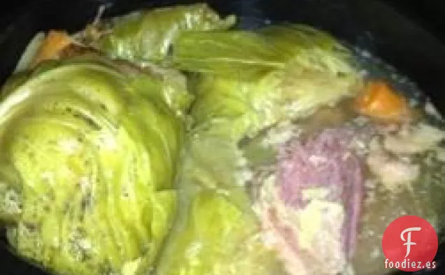 Carne en conserva y repollo fáciles