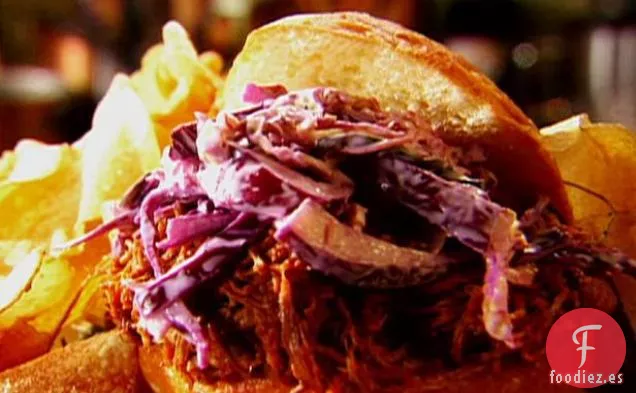 Sándwich de cerdo desmenuzado