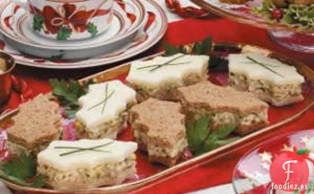 Sándwiches de té de huevo y berros