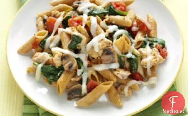 Pasta con salchichas y verduras