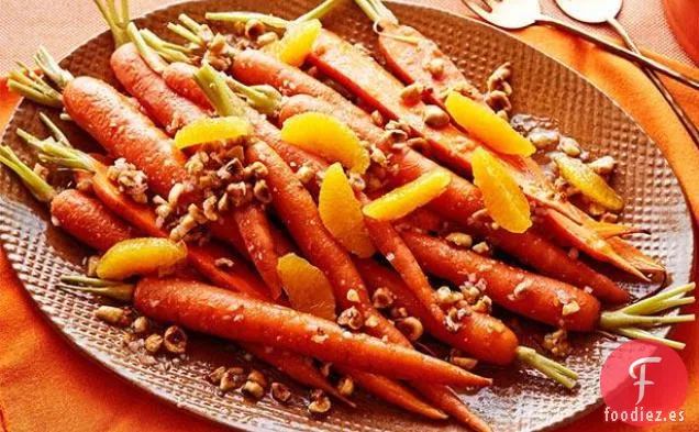 Zanahorias con vinagreta de naranja y avellanas
