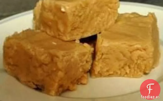 Fudge cremoso de mantequilla de maní