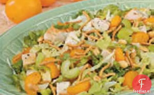 Ensalada de pollo con cacahuetes