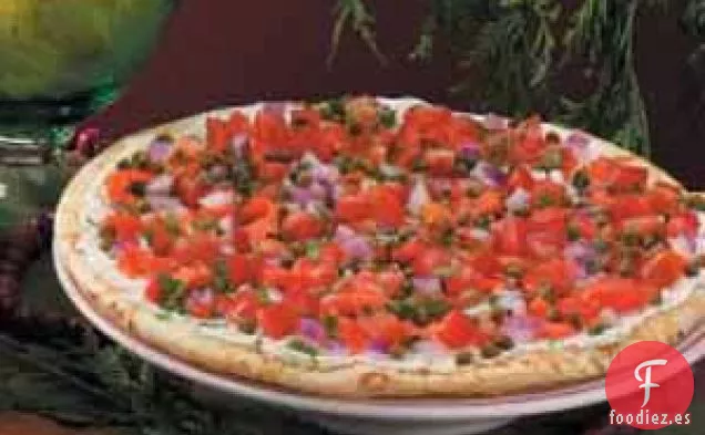 Pizza de tomate y salmón ahumado