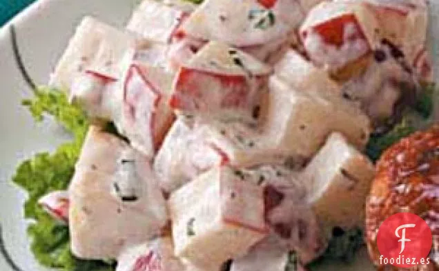 Ensalada de papa con ajo y rancho