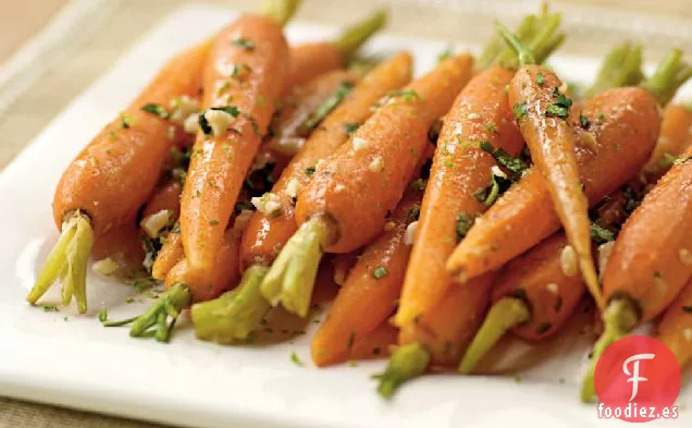 Zanahorias al Vapor con Mantequilla de Ajo y Jengibre