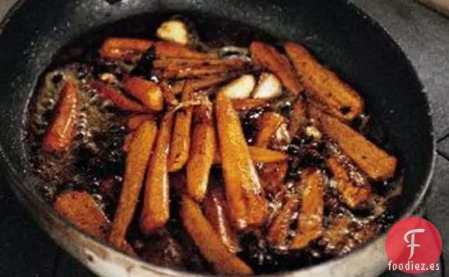 Zanahorias Con Dientes De Ajo Enteros y Anís Estrellado