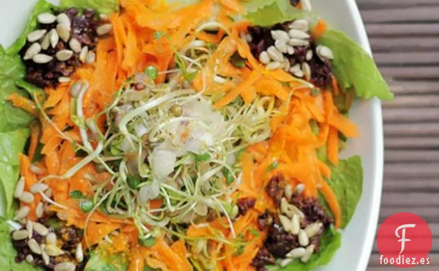 Zanahorias, Brotes Mezclados Y Aceitunas