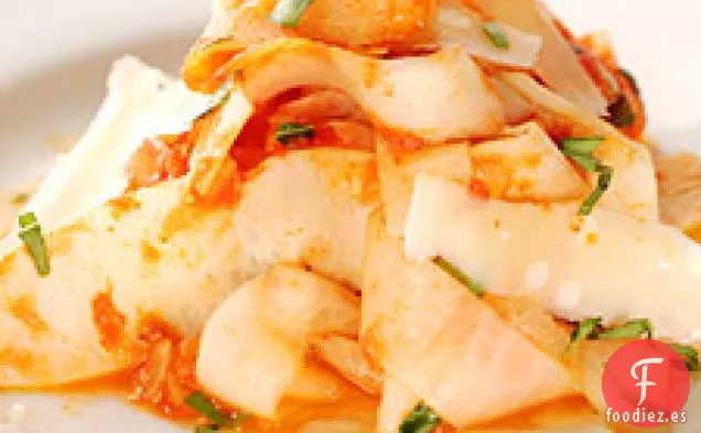 Daikon Fettucine Con Tomate-Salsa de albahaca
