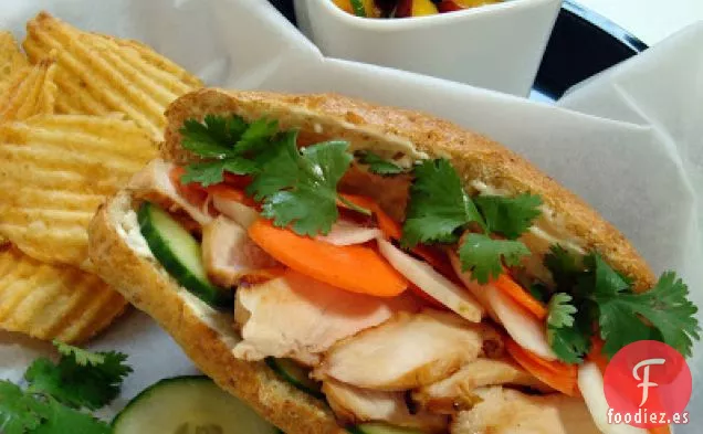 Pollo a la Parrilla Banh Mi