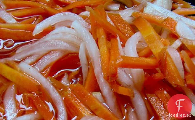 Do Chua (Escabeche vietnamita)