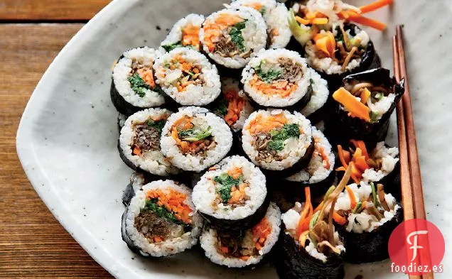 Rollos de Sushi Coreanos con Crumble de Nuez y Edamame