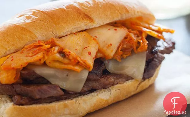 Sándwich de Filete de Queso Kimchi Philly
