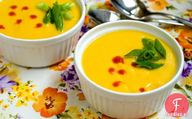 Sopa Fría de Remolacha Dorada y Jengibre