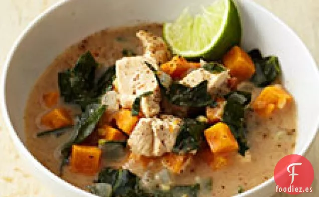 Sopa De Pollo Con Almendras Con Batata, Berza Y Jengibre