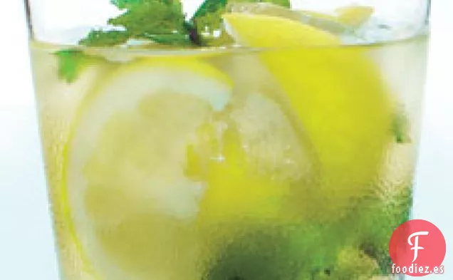 Limonada confusa de jengibre y menta