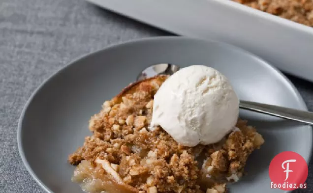 Crujiente de Manzana con Jengibre Dulce y Nueces de Macadamia