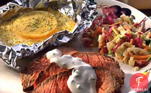 Filete A La Parrilla Con Salsa De Rábano Picante