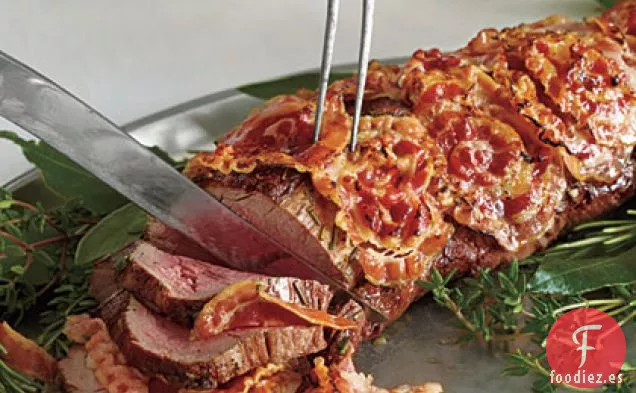 Solomillo de Ternera Envuelto en Panceta con Crema de Rábano Picante Batida