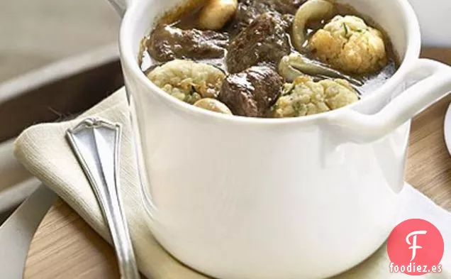Carne De Res En Cerveza Con Albóndigas De Rábano Picante