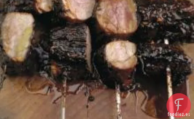 Filete De Ternera Marinado Y Asado En Olla Con Una Patata Brillante A