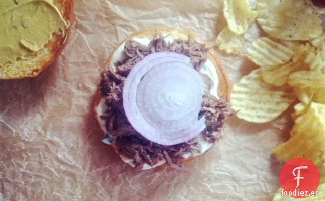 Sándwiches De Carne Asada Y Rallada