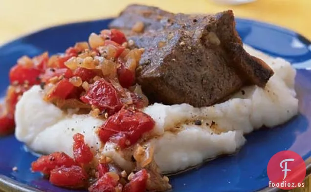 Costillas Cortas Estofadas con Balsámico y Puré de Rábano Picante