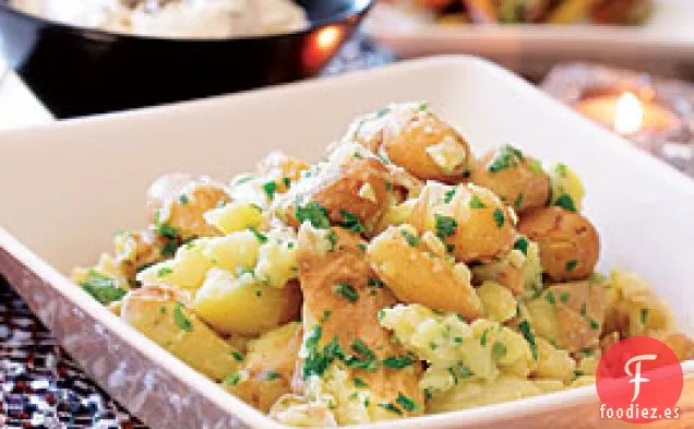 Patatas Rotas Con Crema Fresca De Rábano Picante