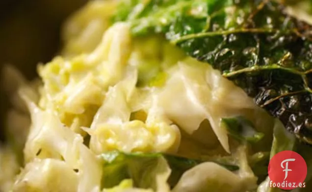Repollo con crema de rábano picante