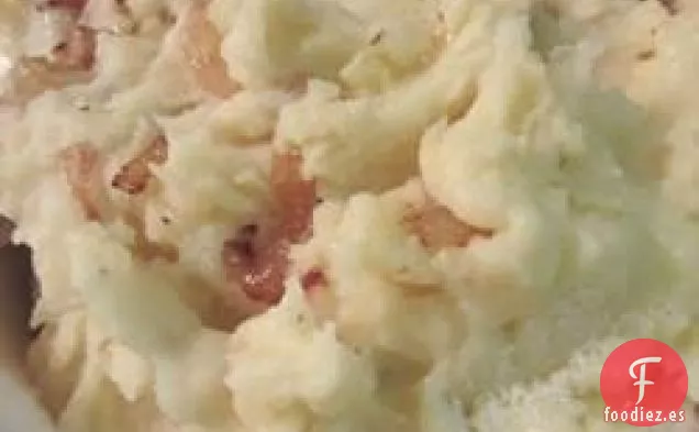 Patatas Trituradas de Cebolla Caramelizada y Rábano Picante
