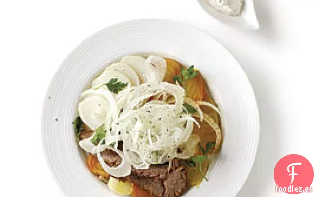 Ensalada De Tubérculos Con Aderezo Cremoso De Rábano Picante