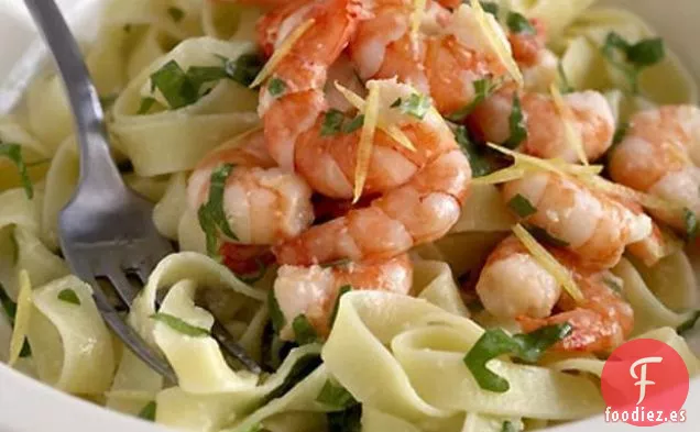 Gambas De Limón Y Rábano Picante Con Fettucini