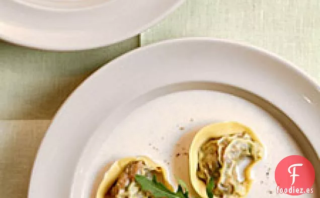 Sopa De Alcachofa De Jerusalén Con Tortellini De Setas Silvestres